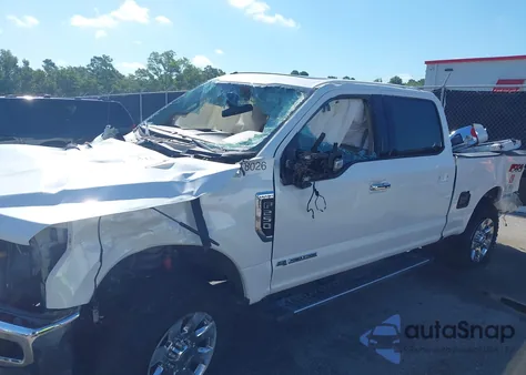 2017 Ford F-250 Lariat z USA, uszkodzony, nr VIN 1FT7W2BT7HEE78026